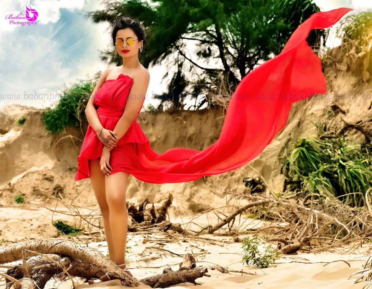 Let the wind carry the fabric, while confidence tells the story. ❤️🌿